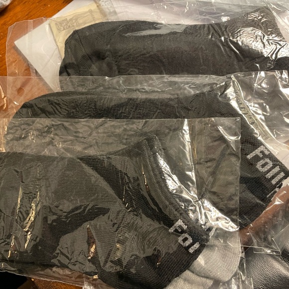 (3-Pairs)  “Follow Me” Ankle Socks (one size) - Picture 3 of 3